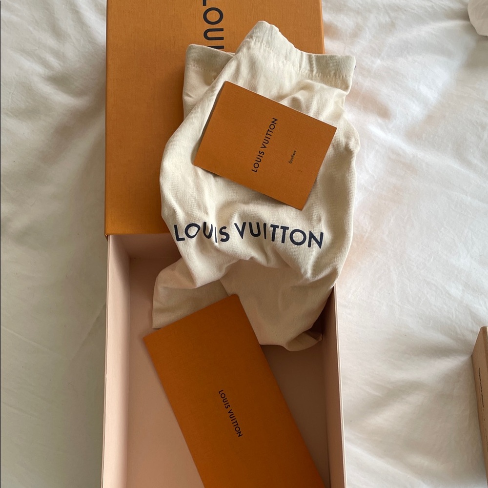 Louis Vuitton Signature Orange Box - Picture 3 of 3